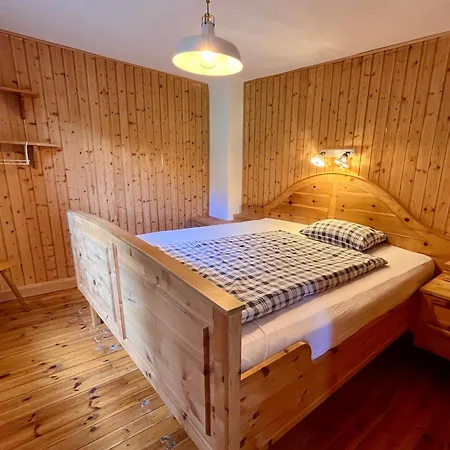Schmirnhaus Semesterbostad *